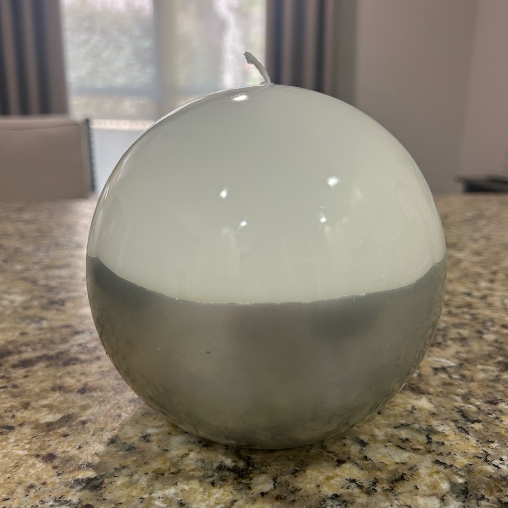 SOLD!! Meloria Candle